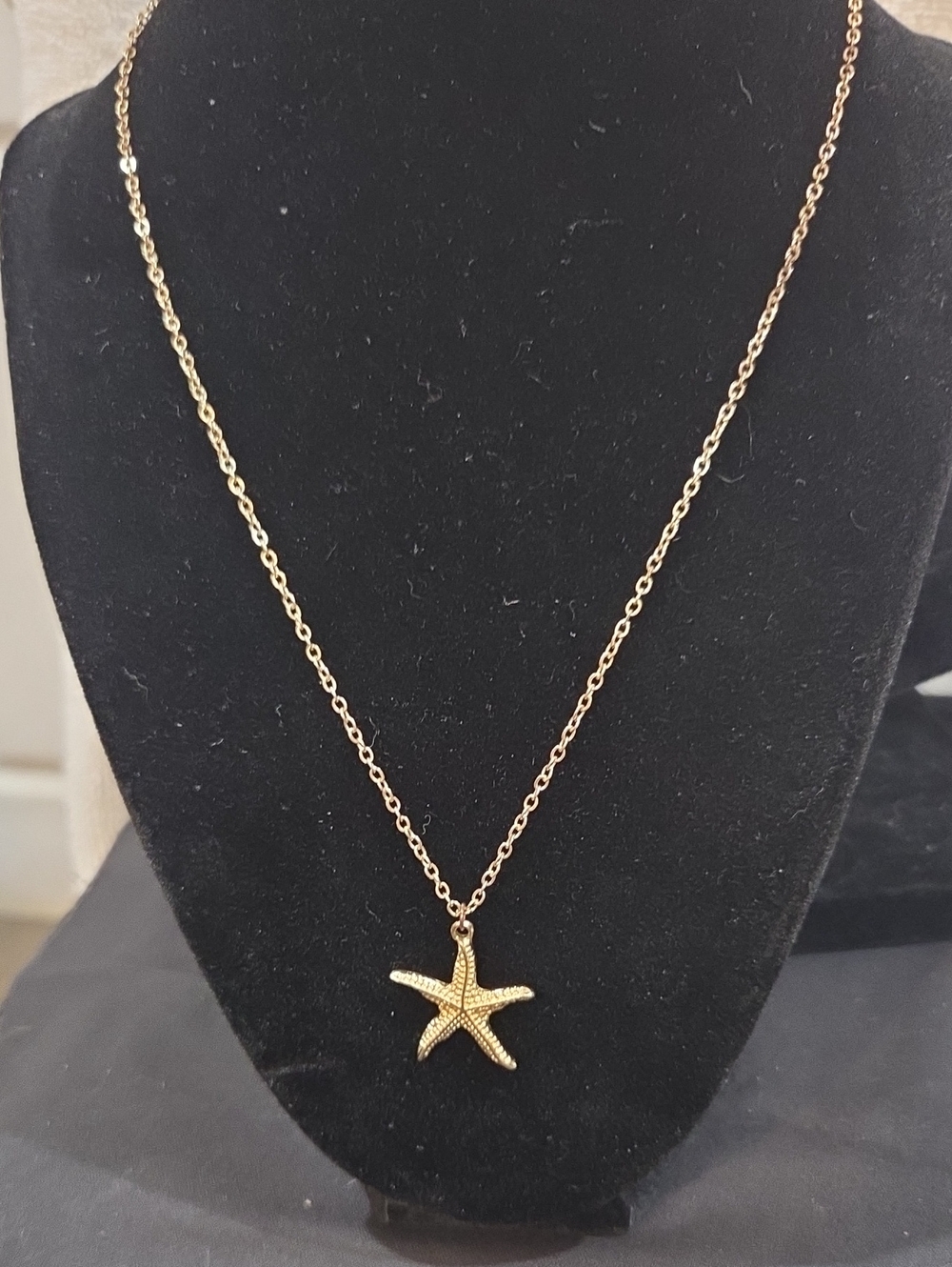 STARFISH NECKLACE